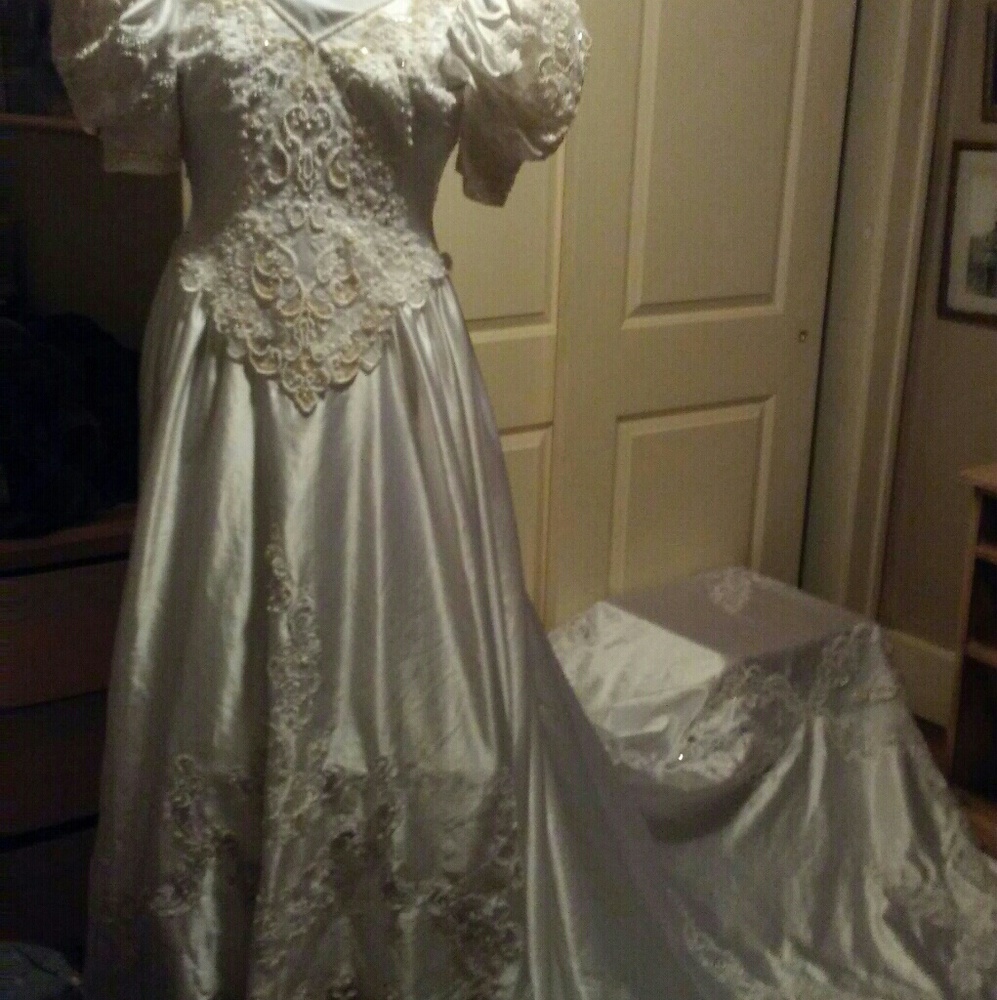 Wedding gown